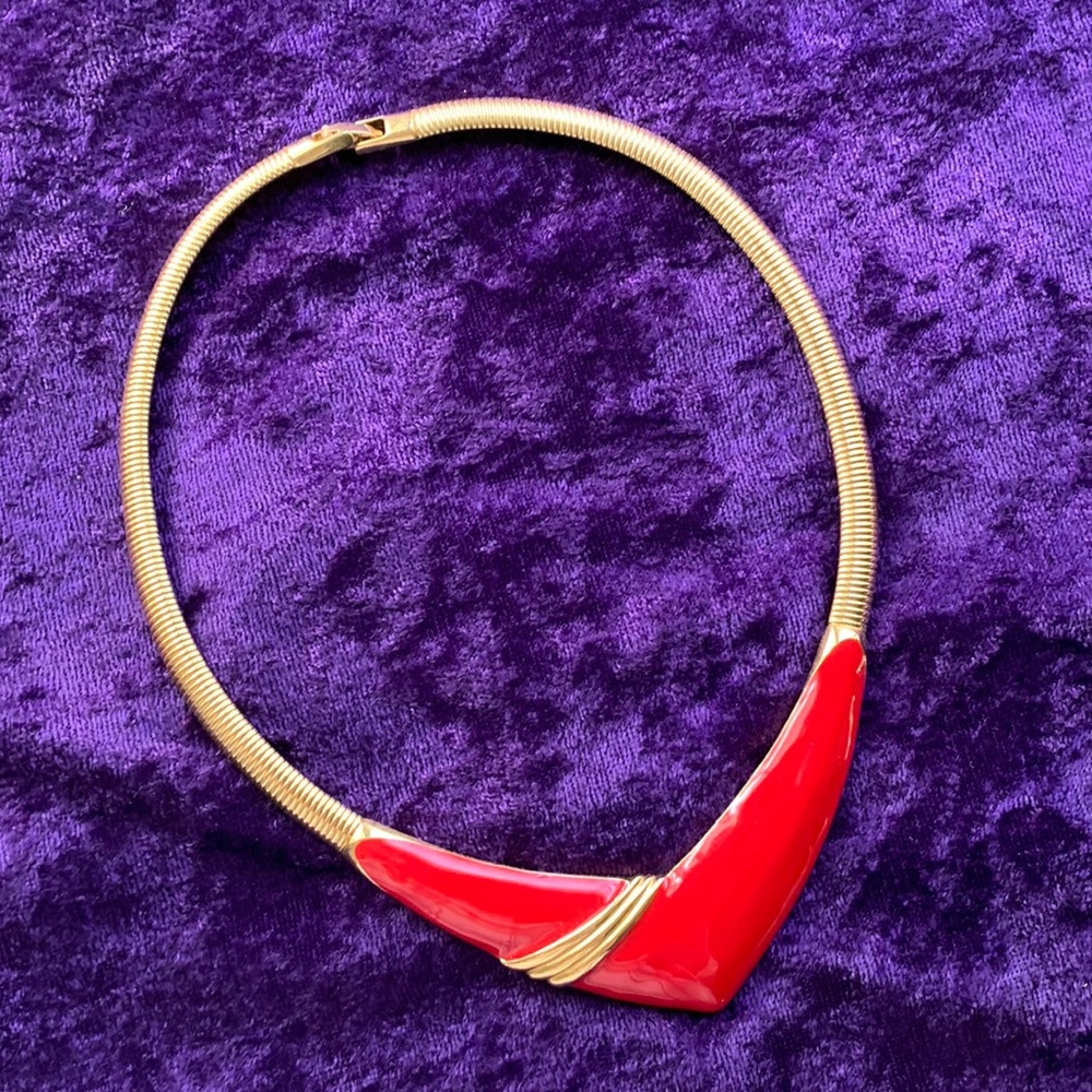 Necklace, costume jewelry